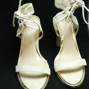 Disney Alice in Wonderland Shoes Call it Spring Beige Pumps Heels Shoes Sz 10